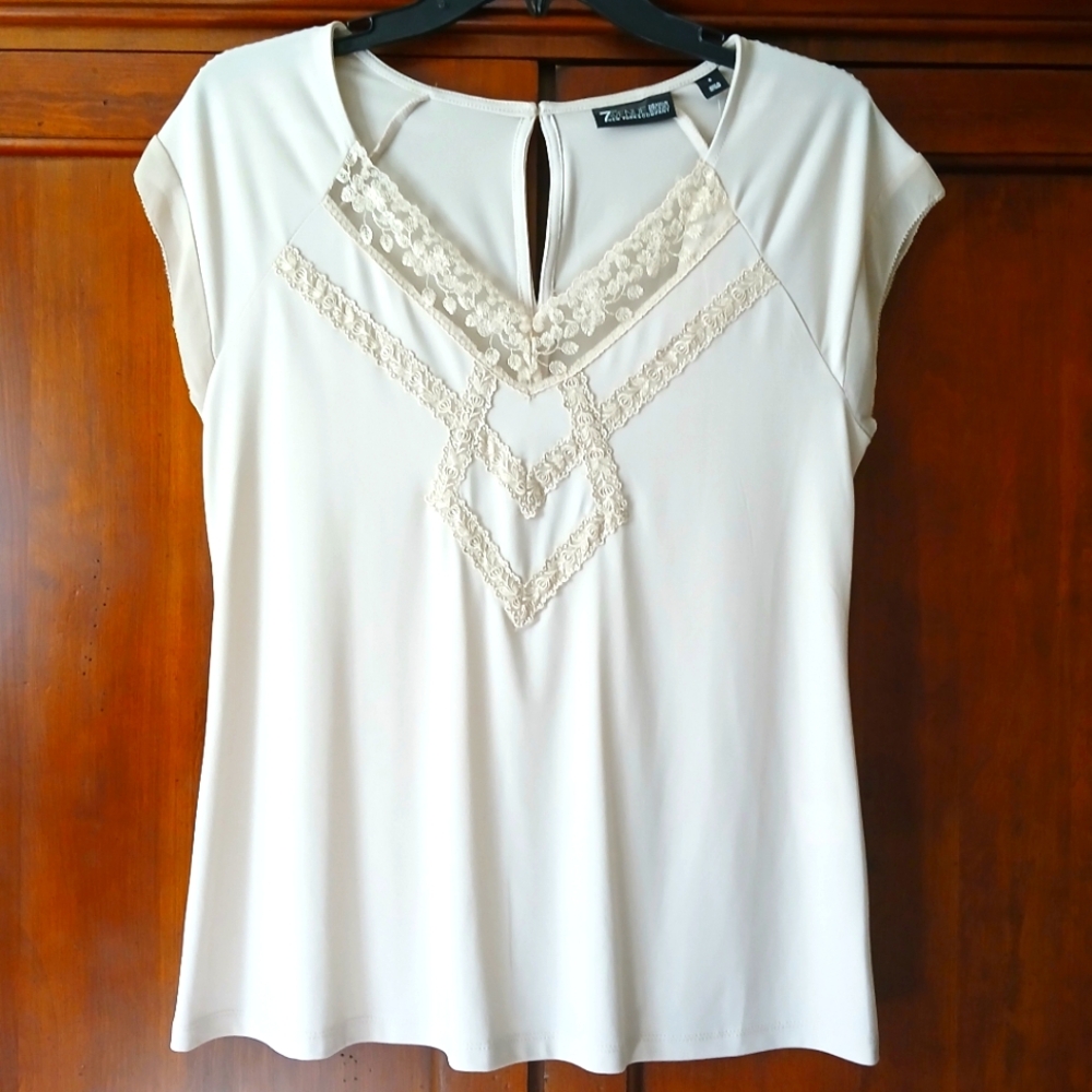 💛New York & Company blouse💛